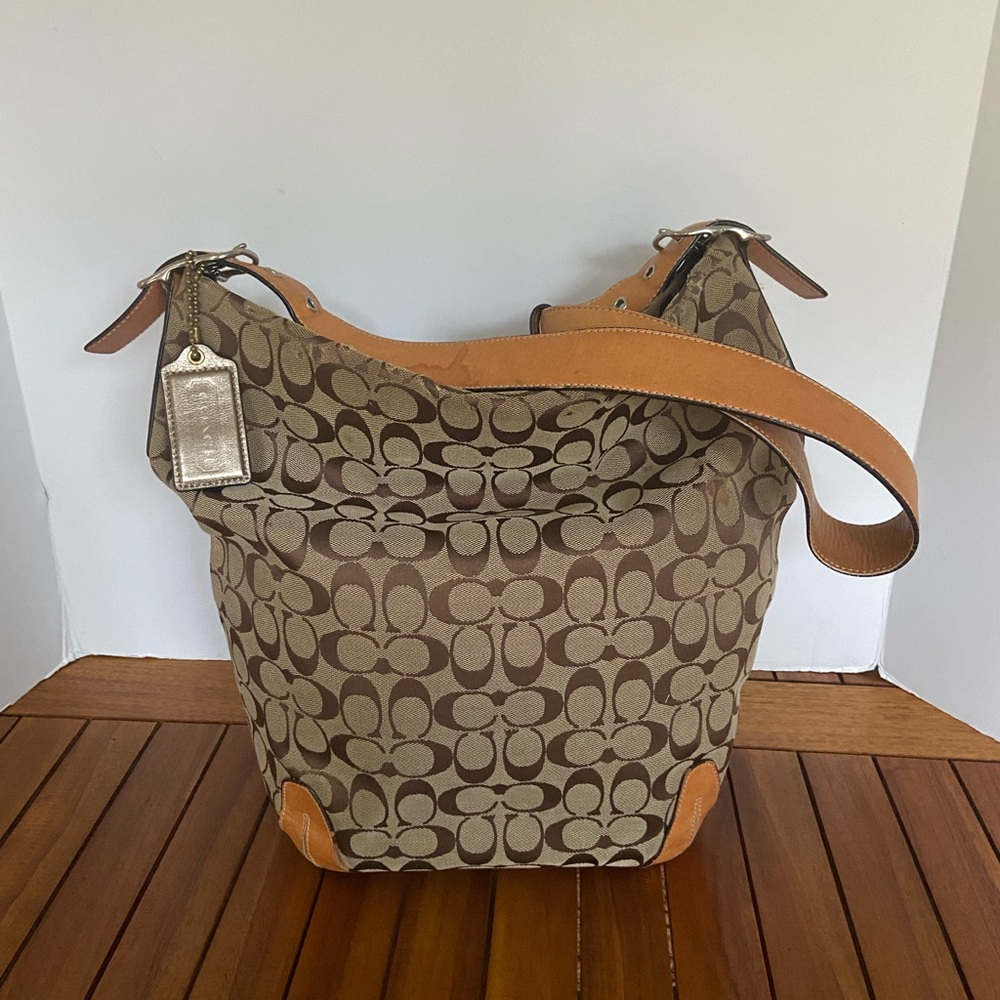 Coach Signature Shoulder Bag Duffle Zip Top Closure 6083 Brown Tan Leather
